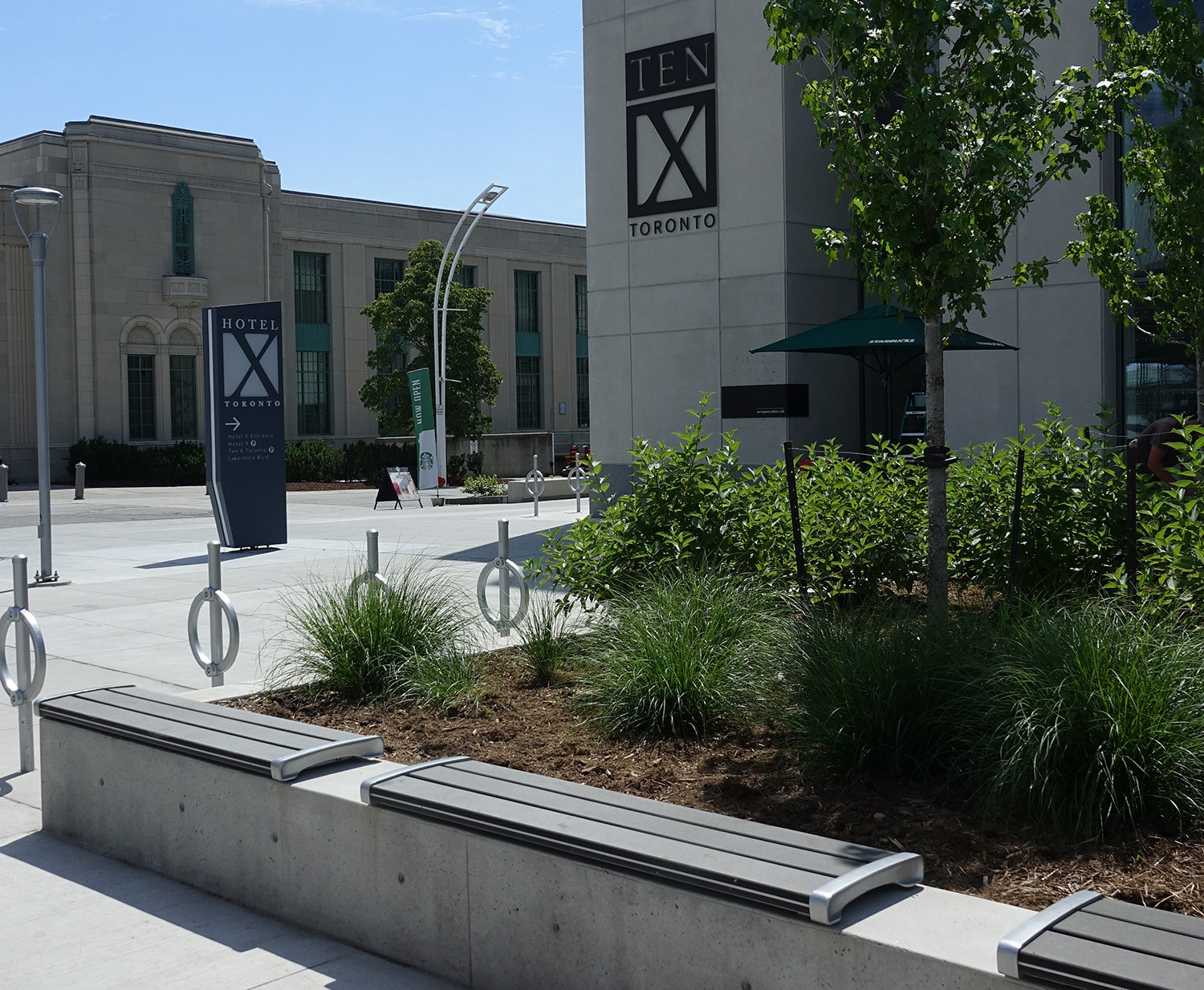 Hotel-X-Toronto Hotel X Toronto with benches and bike racks