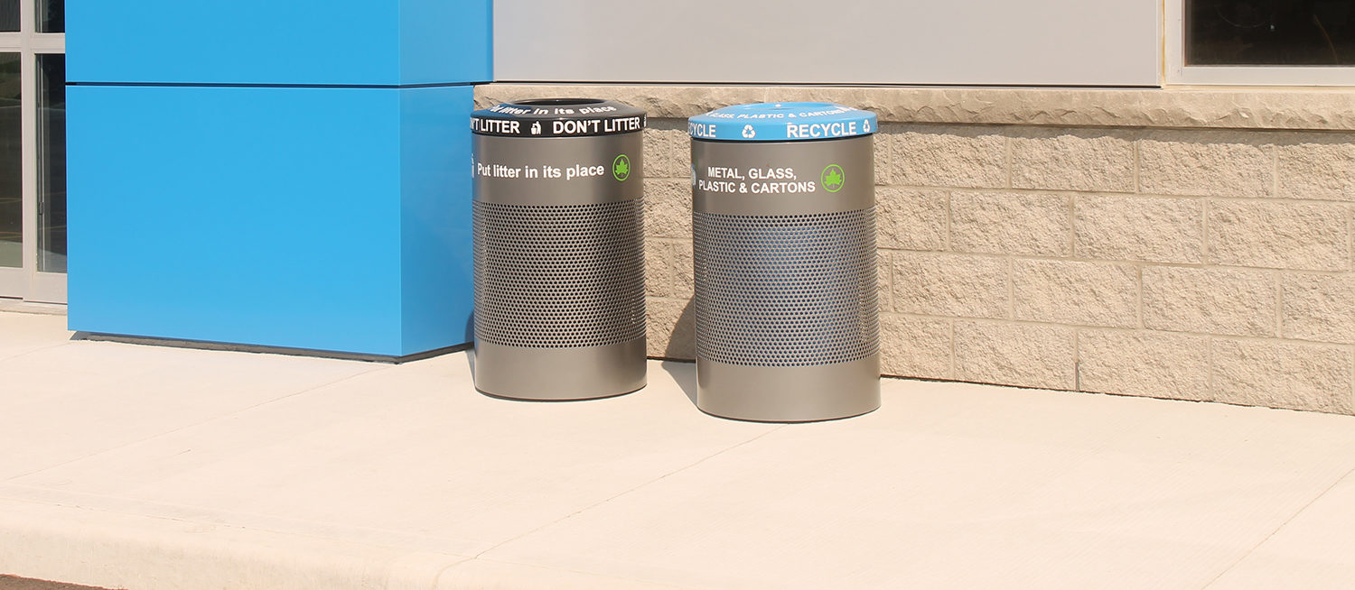 600 Series Trash and Recycle Containers