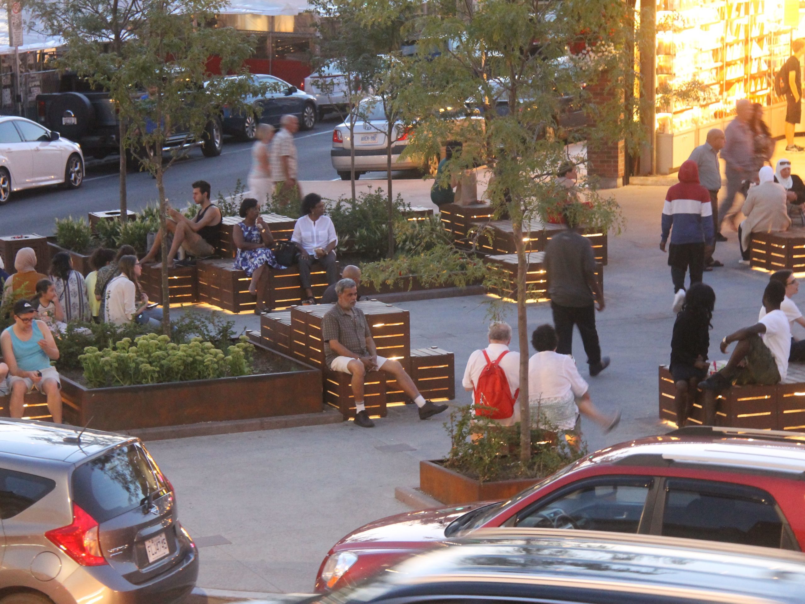 Byward-Market-Crates-Lighting-001 Byward Market with People sitting on crates