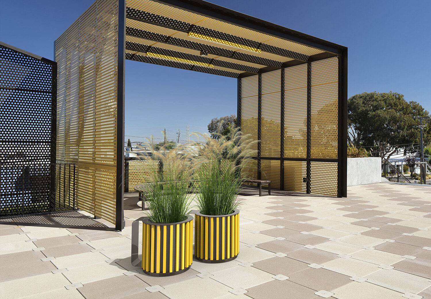 MAGLIN_REN_MPL-2900-00001_MENLO_GRASS MUG Planters painted bronze and bright yellow straps