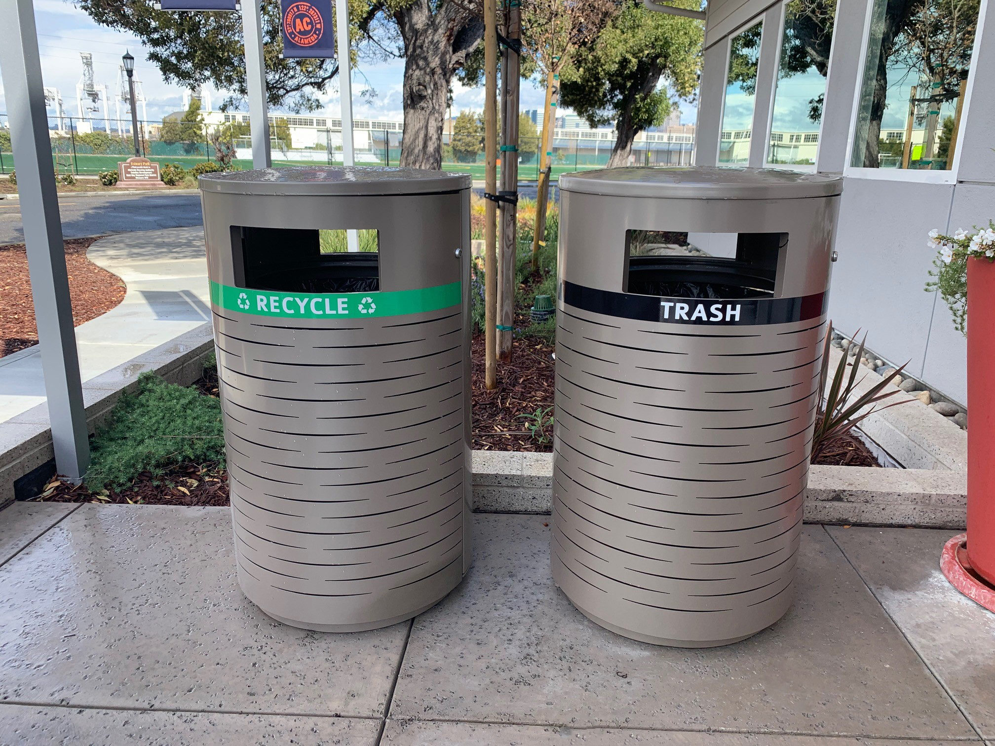 CA_MTR Trash 650_TITANIUM-GLOSS 650 Series Trash and Recycle Containers powdercoated Titanium Gloss