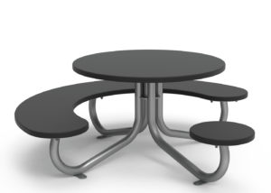 Table ronde avec bancs semi-circulaires et circulaires attenants, avec une surface noire et des pieds en métal argenté, conçue pour que plusieurs personnes puissent s'asseoir autour.