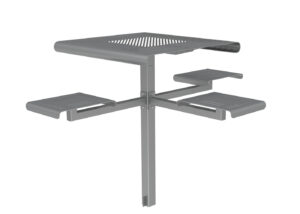 Arbre à chat en métal avec quatre plates-formes étagées et une plate-forme supérieure carrée, toutes attachées à un poteau vertical central.